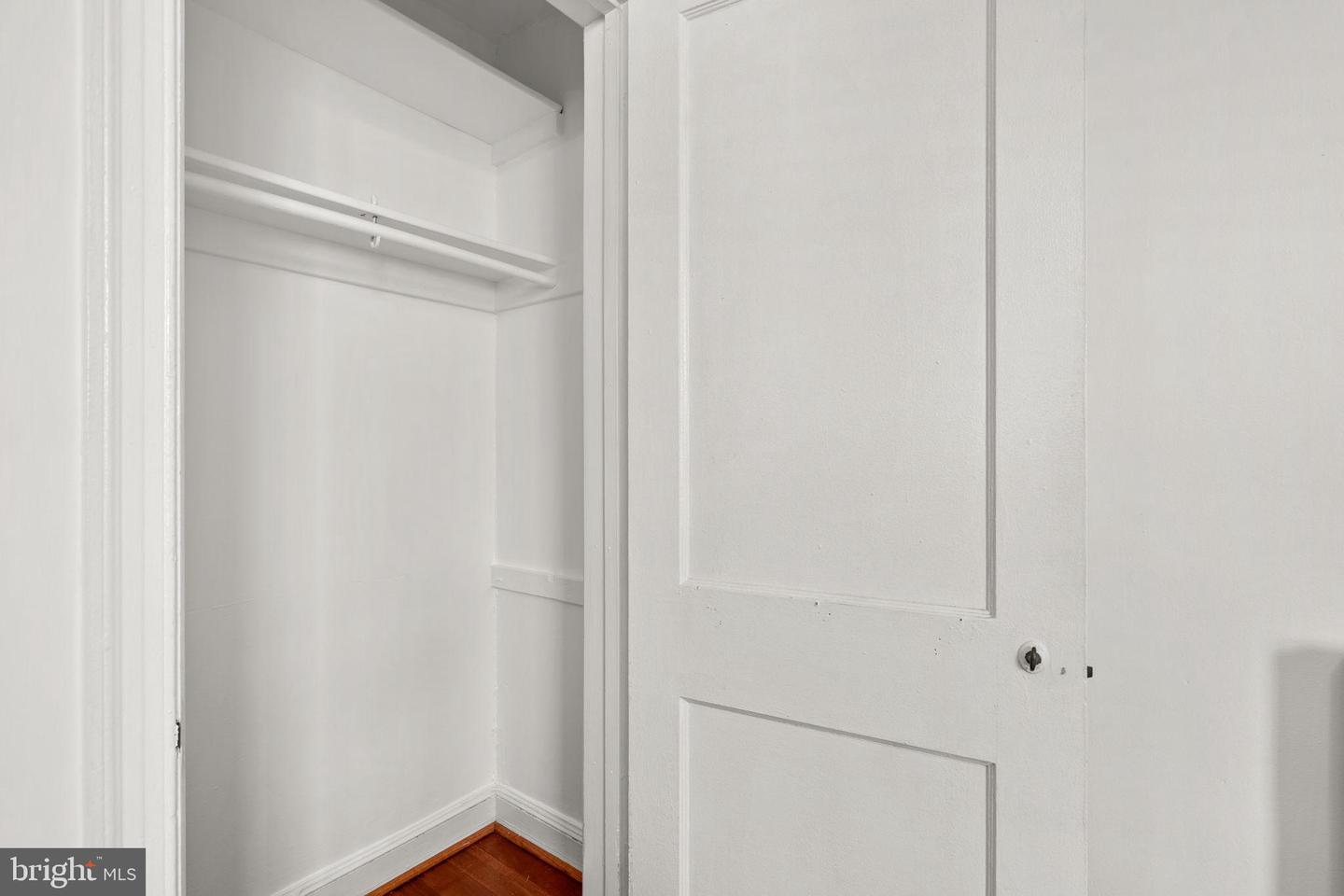 4581 MACARTHUR BLVD NW #103, WASHINGTON, District Of Columbia 20007, 1 Bedroom Bedrooms, 2 Rooms Rooms,1 BathroomBathrooms,Residential,For sale,4581 MACARTHUR BLVD NW #103,DCDC2225664 MLS # DCDC2225664