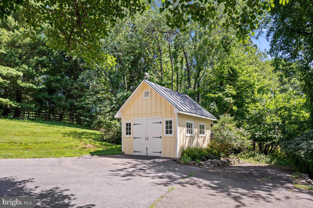 15140 LOYALTY RD, WATERFORD, Virginia 20197, 5 Bedrooms Bedrooms, ,5 BathroomsBathrooms,Residential,For sale,15140 LOYALTY RD,VALO2108314 MLS # VALO2108314