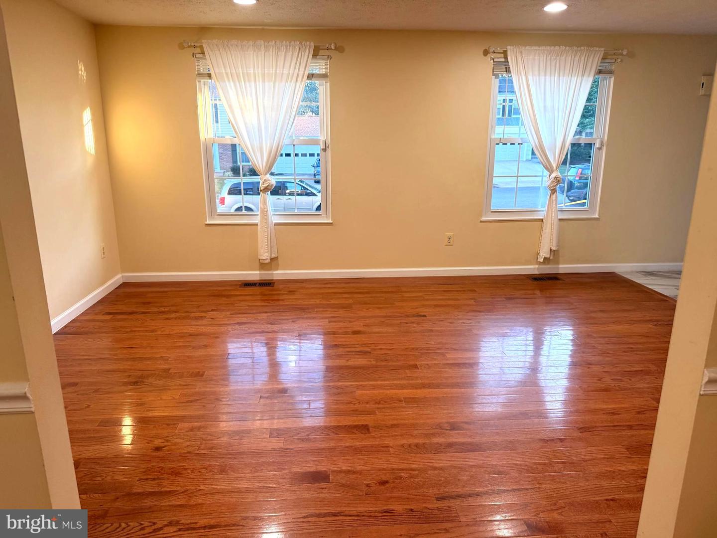 10434 CALUMET GROVE DR, FAIRFAX, Virginia 22032, 3 Bedrooms Bedrooms, ,2 BathroomsBathrooms,Residential,For sale,10434 CALUMET GROVE DR,VAFX2272942 MLS # VAFX2272942