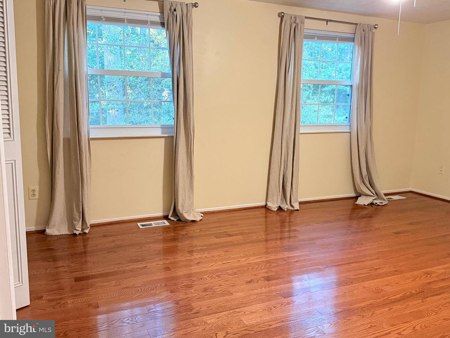 10434 CALUMET GROVE DR, FAIRFAX, Virginia 22032, 3 Bedrooms Bedrooms, ,2 BathroomsBathrooms,Residential,For sale,10434 CALUMET GROVE DR,VAFX2272942 MLS # VAFX2272942