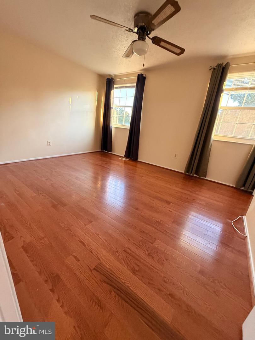 10434 CALUMET GROVE DR, FAIRFAX, Virginia 22032, 3 Bedrooms Bedrooms, ,2 BathroomsBathrooms,Residential,For sale,10434 CALUMET GROVE DR,VAFX2272942 MLS # VAFX2272942