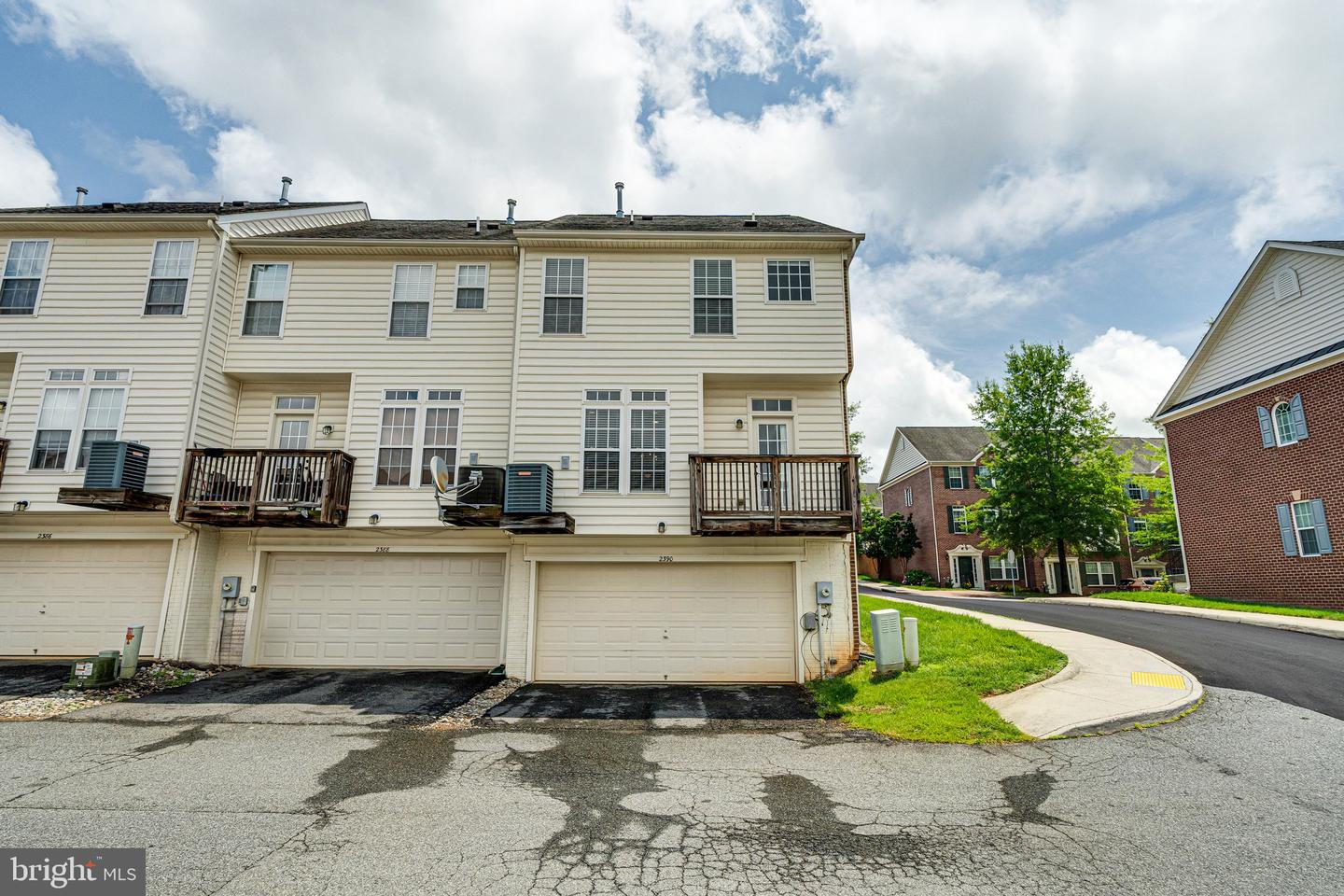 2390 ABINGTON DR, CHARLOTTESVILLE, Virginia 22911, 3 Bedrooms Bedrooms, ,2 BathroomsBathrooms,Residential,For sale,2390 ABINGTON DR,VAAB2001102 MLS # VAAB2001102