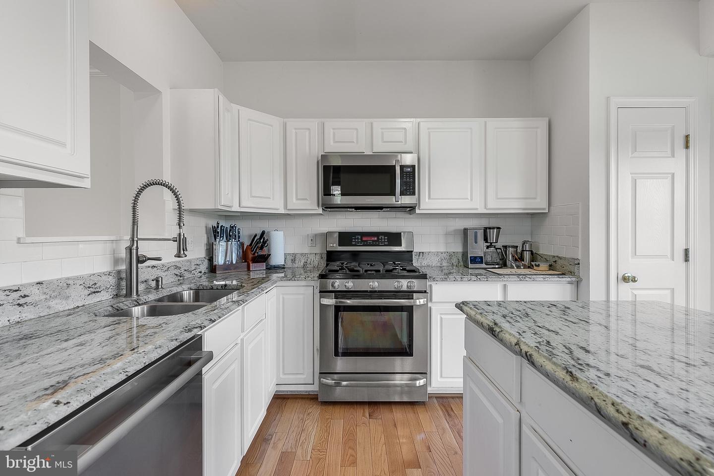 573 TULIPTREE SQ NE, LEESBURG, Virginia 20176, 3 Bedrooms Bedrooms, ,2 BathroomsBathrooms,Residential,For sale,573 TULIPTREE SQ NE,VALO2108328 MLS # VALO2108328
