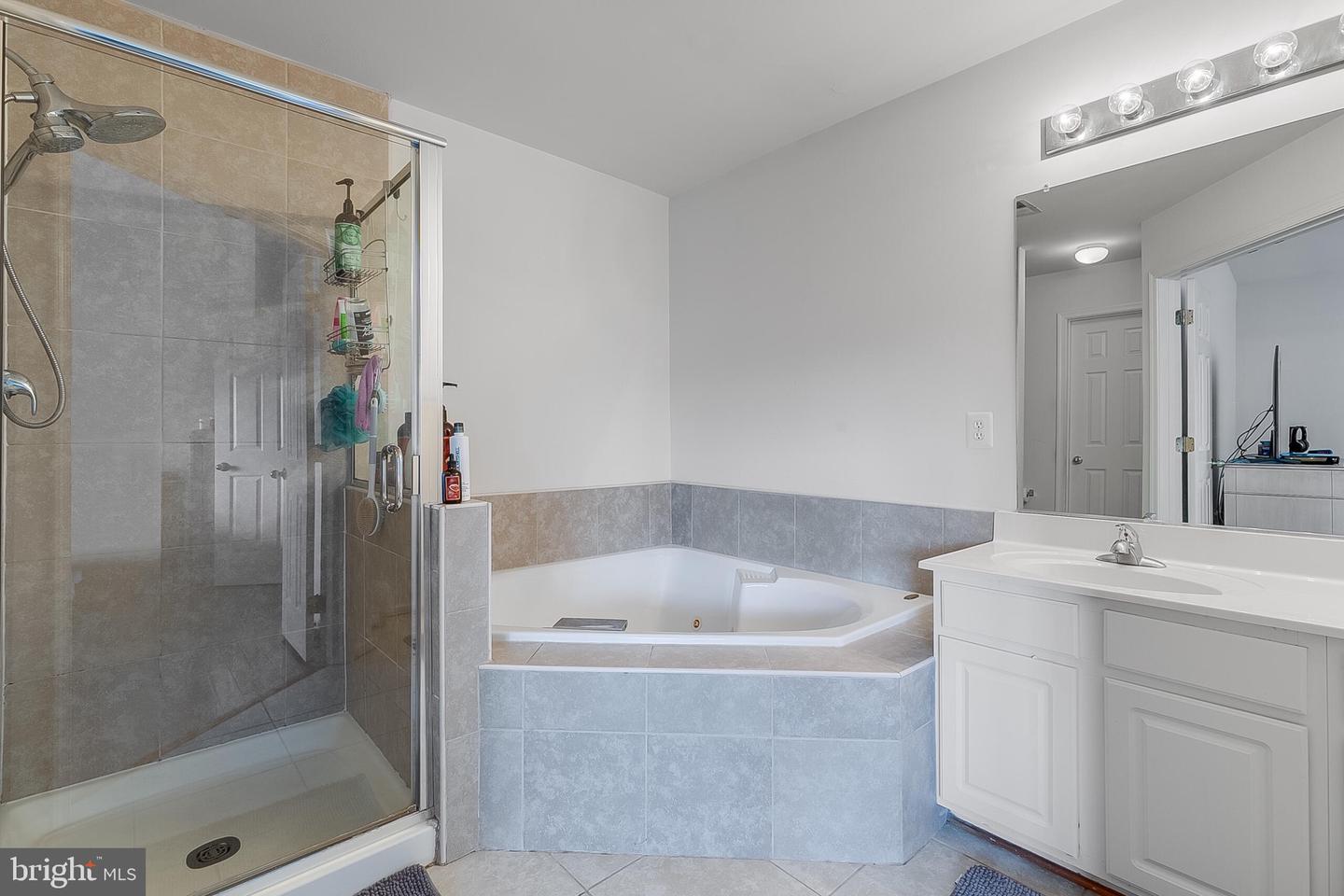 573 TULIPTREE SQ NE, LEESBURG, Virginia 20176, 3 Bedrooms Bedrooms, ,2 BathroomsBathrooms,Residential,For sale,573 TULIPTREE SQ NE,VALO2108328 MLS # VALO2108328