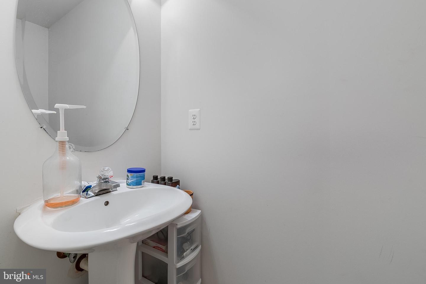 573 TULIPTREE SQ NE, LEESBURG, Virginia 20176, 3 Bedrooms Bedrooms, ,2 BathroomsBathrooms,Residential,For sale,573 TULIPTREE SQ NE,VALO2108328 MLS # VALO2108328