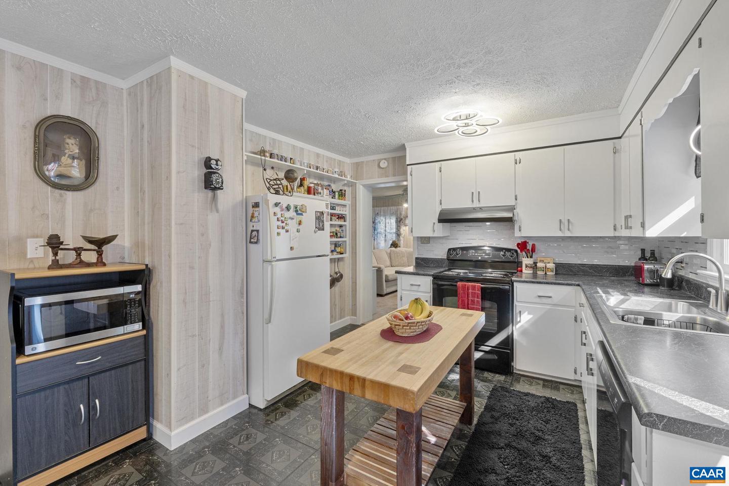 9020 WEST RIVER RD, PALMYRA, Virginia 22963, 3 Bedrooms Bedrooms, ,1 BathroomBathrooms,Residential,For sale,9020 WEST RIVER RD,669714 MLS # 669714