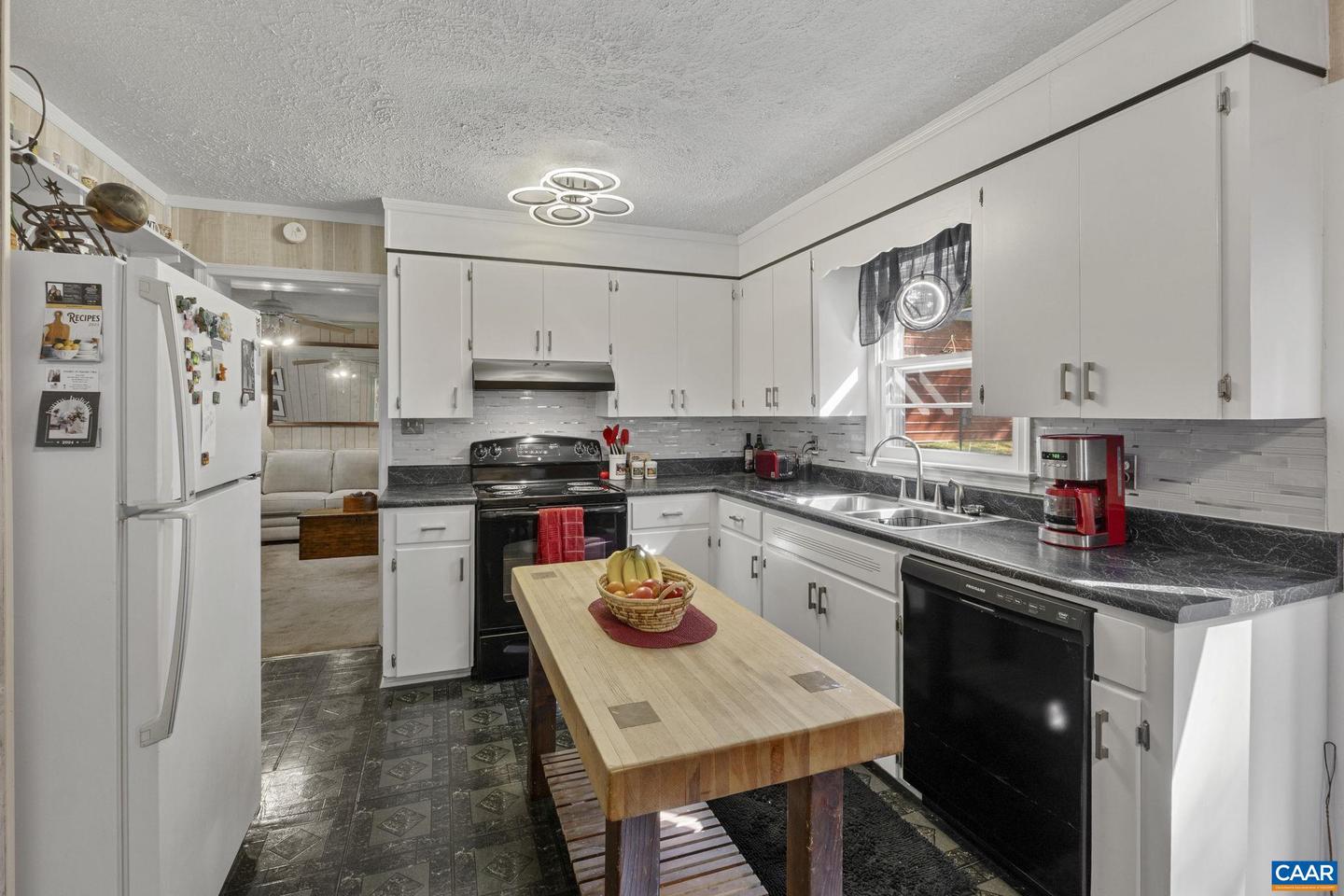 9020 WEST RIVER RD, PALMYRA, Virginia 22963, 3 Bedrooms Bedrooms, ,1 BathroomBathrooms,Residential,For sale,9020 WEST RIVER RD,669714 MLS # 669714
