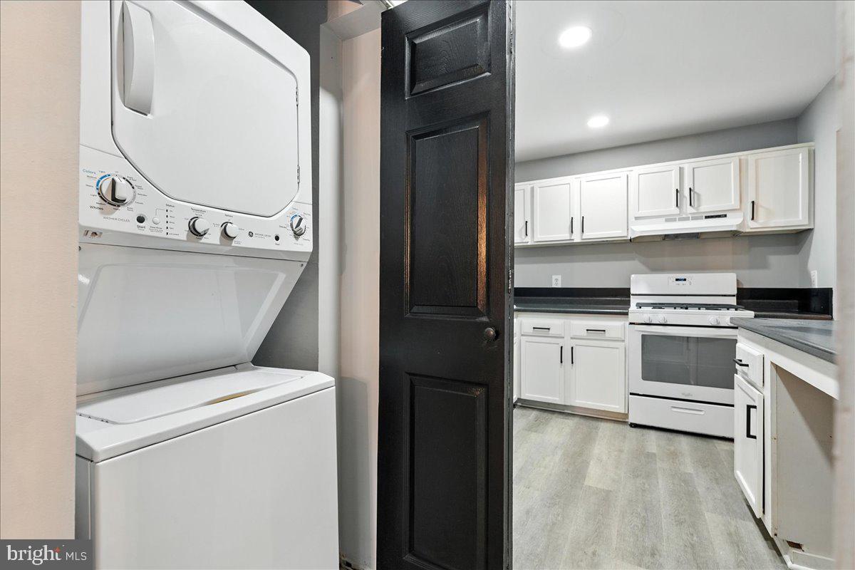 7809 DASSETT CT #101, ANNANDALE, Virginia 22003, 1 Bedroom Bedrooms, ,1 BathroomBathrooms,Residential,For sale,7809 DASSETT CT #101,VAFX2272966 MLS # VAFX2272966