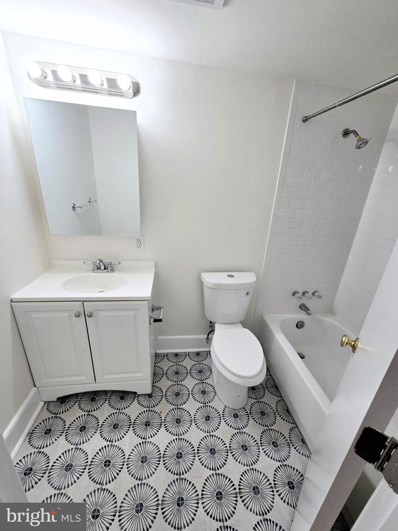 1822 15TH ST NW #B5, WASHINGTON, District Of Columbia 20009, ,1 BathroomBathrooms,Residential,For sale,1822 15TH ST NW #B5,DCDC2225712 MLS # DCDC2225712 1822 15TH ST NW #B5, WASHINGTON, District Of Columbia 20009, ,1 BathroomBathrooms,Residential,For sale,1822 15TH ST NW #B5,DCDC2225712 MLS # DCDC2225712