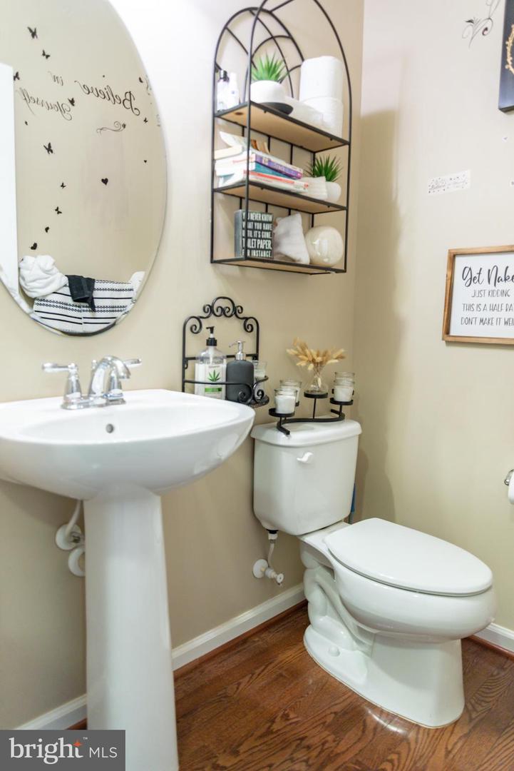 42 COOL BROOK LN, FREDERICKSBURG, Virginia 22405, 4 Bedrooms Bedrooms, 9 Rooms Rooms,4 BathroomsBathrooms,Residential,For sale,42 COOL BROOK LN,VAST2043312 MLS # VAST2043312