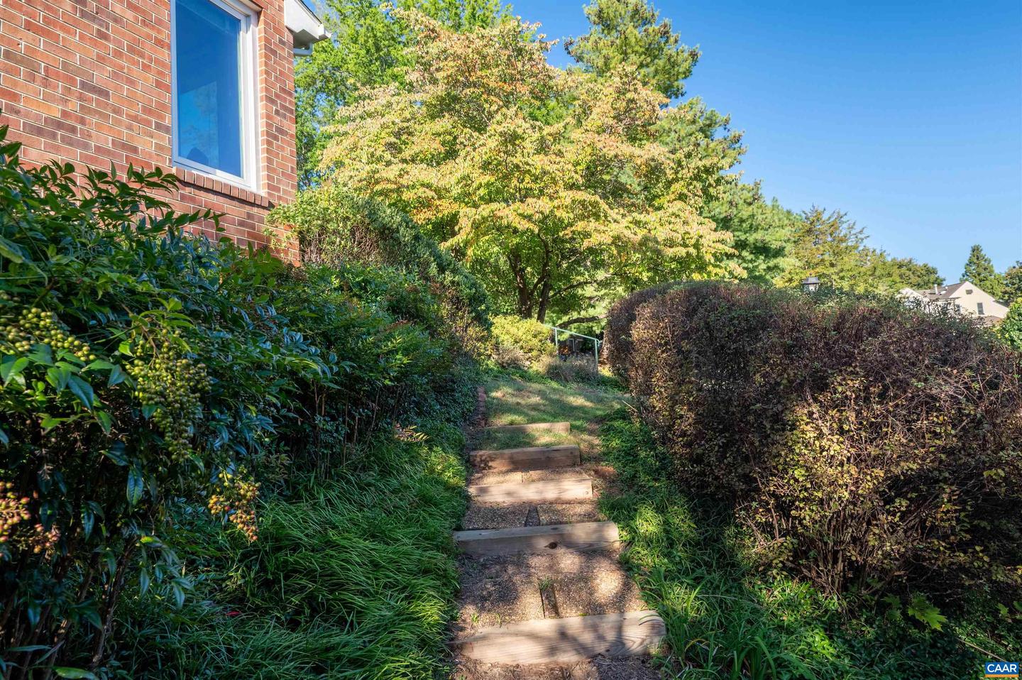 544 WORTHINGTON DR, CHARLOTTESVILLE, Virginia 22903, 2 Bedrooms Bedrooms, ,2 BathroomsBathrooms,Residential,For sale,544 WORTHINGTON DR,669722 MLS # 669722
