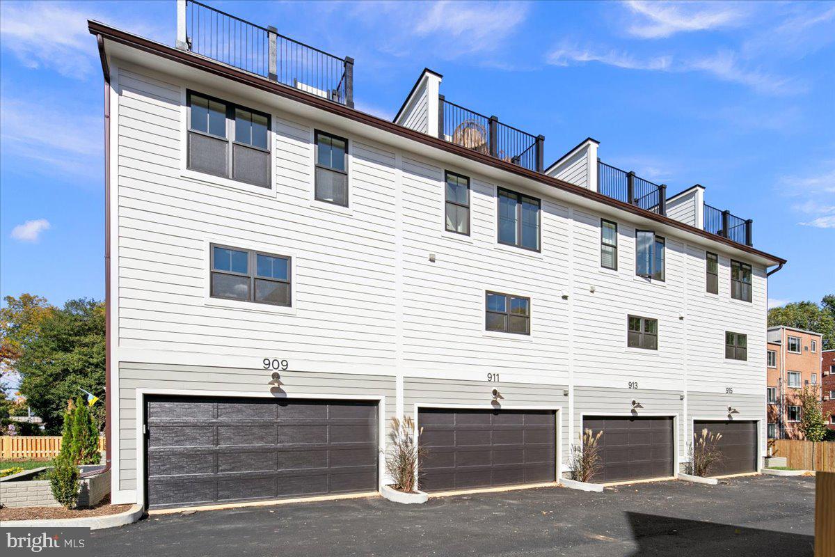 911 N IRVING ST, ARLINGTON, Virginia 22201, 4 Bedrooms Bedrooms, ,4 BathroomsBathrooms,Residential,For sale,911 N IRVING ST,VAAR2064614 MLS # VAAR2064614 911 N IRVING ST, ARLINGTON, Virginia 22201, 4 Bedrooms Bedrooms, ,4 BathroomsBathrooms,Residential,For sale,911 N IRVING ST,VAAR2064614 MLS # VAAR2064614