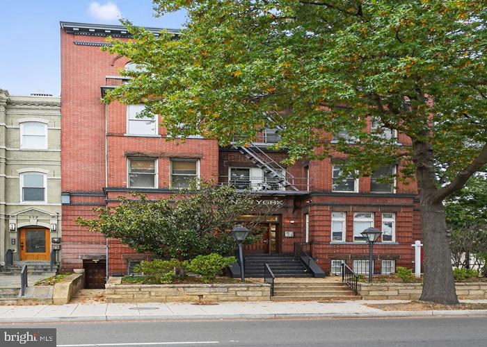 115 NEW YORK AVE NW #6, WASHINGTON, District Of Columbia 20001, 2 Bedrooms Bedrooms, 5 Rooms Rooms,2 BathroomsBathrooms,Residential,For sale,115 NEW YORK AVE NW #6,DCDC2225782 MLS # DCDC2225782
