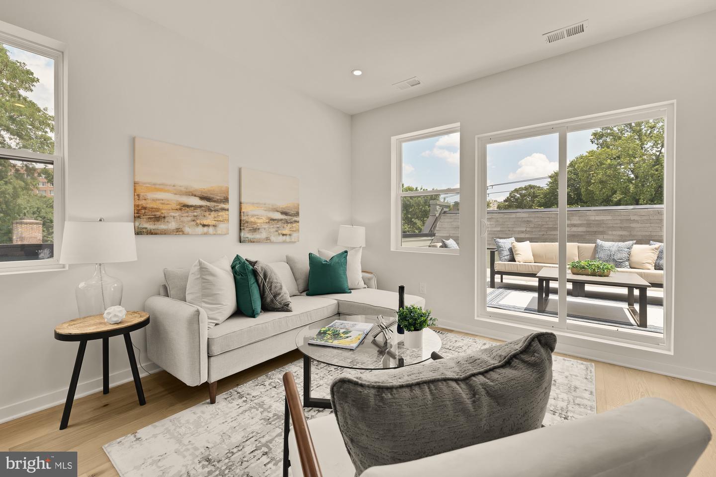 2606 41ST ST NW #7, WASHINGTON, District Of Columbia 20007, 2 Bedrooms Bedrooms, ,2 BathroomsBathrooms,Residential,For sale,2606 41ST ST NW #7,DCDC2225732 MLS # DCDC2225732