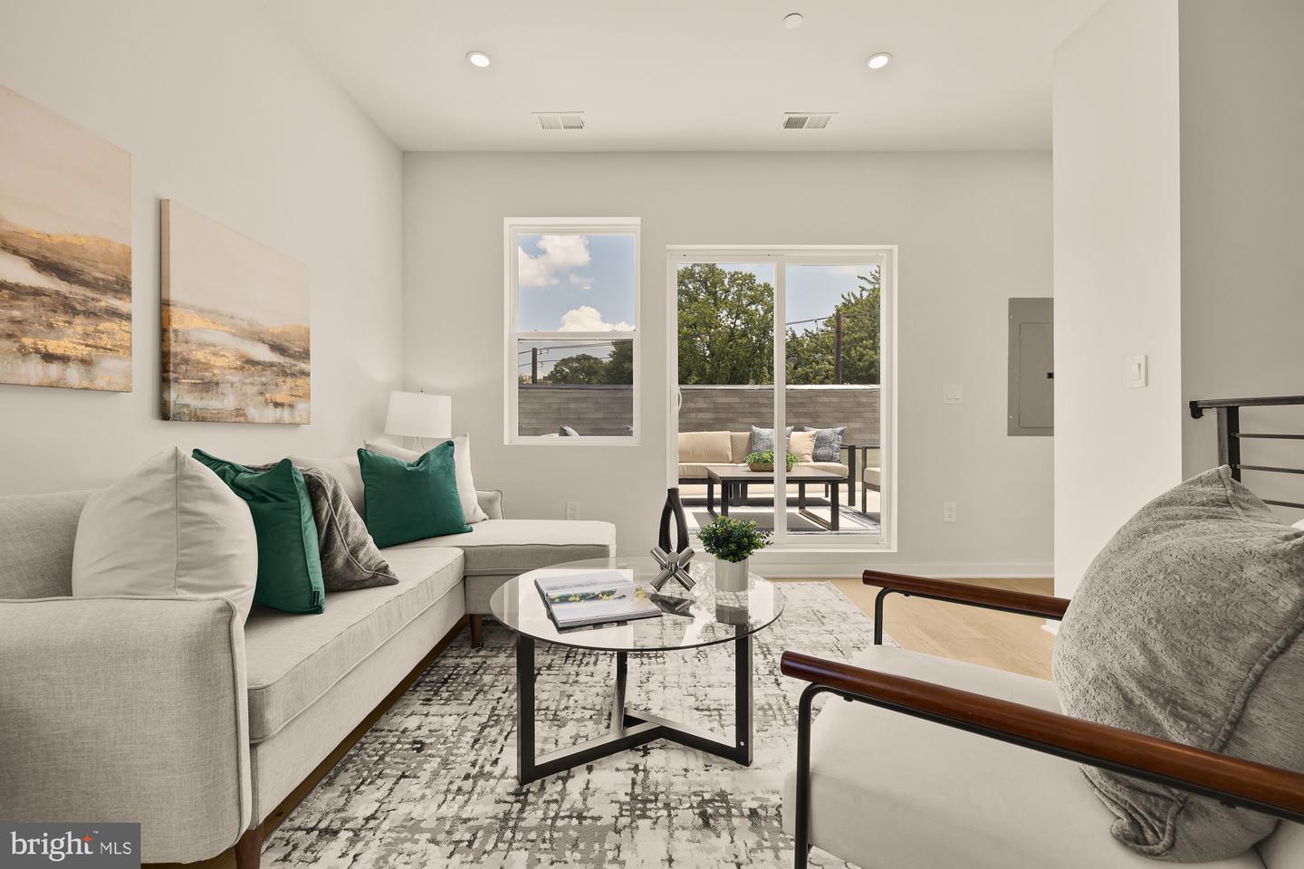 2606 41ST ST NW #7, WASHINGTON, District Of Columbia 20007, 2 Bedrooms Bedrooms, ,2 BathroomsBathrooms,Residential,For sale,2606 41ST ST NW #7,DCDC2225732 MLS # DCDC2225732
