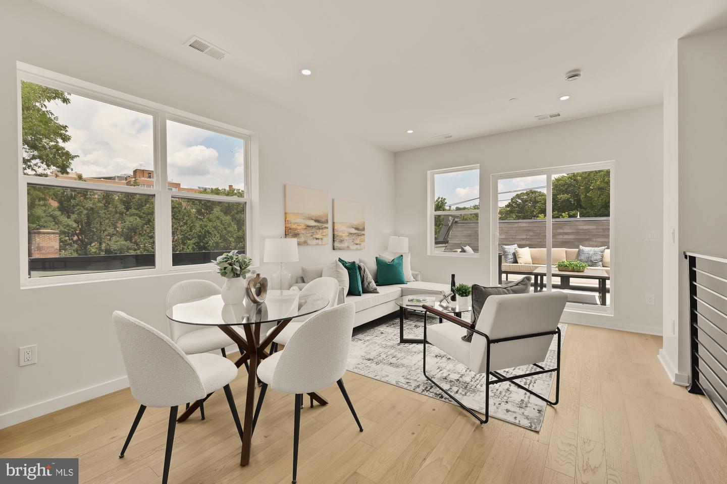 2606 41ST ST NW #7, WASHINGTON, District Of Columbia 20007, 2 Bedrooms Bedrooms, ,2 BathroomsBathrooms,Residential,For sale,2606 41ST ST NW #7,DCDC2225732 MLS # DCDC2225732