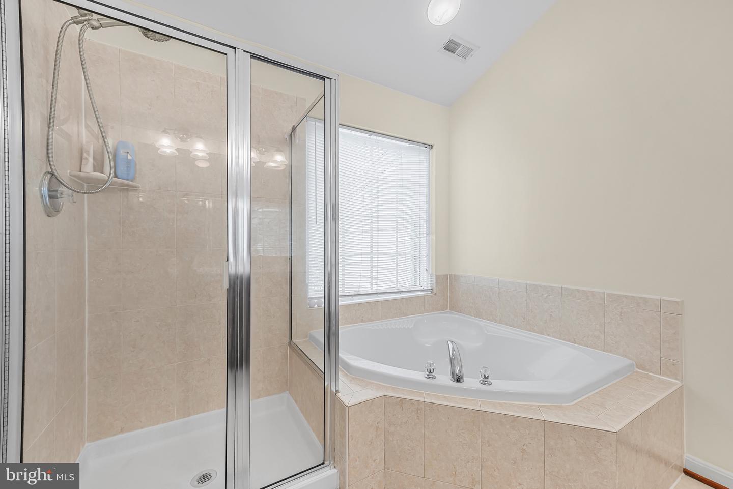 16873 SEA LAWN PL, WOODBRIDGE, Virginia 22191, 4 Bedrooms Bedrooms, ,3 BathroomsBathrooms,Residential,For sale,16873 SEA LAWN PL,VAPW2105464 MLS # VAPW2105464
