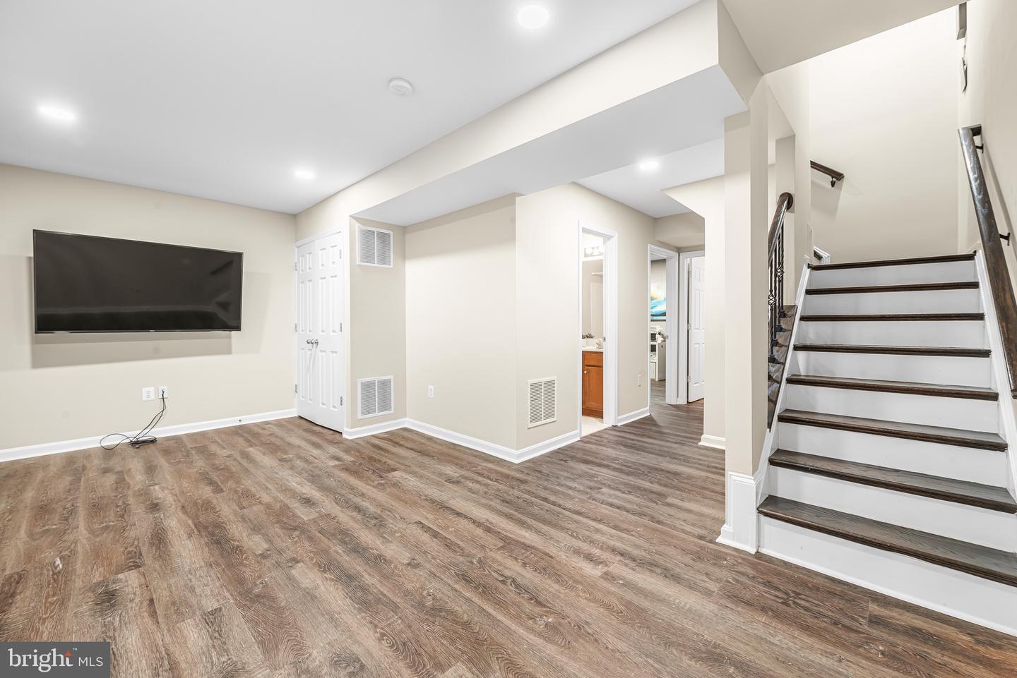 16873 SEA LAWN PL, WOODBRIDGE, Virginia 22191, 4 Bedrooms Bedrooms, ,3 BathroomsBathrooms,Residential,For sale,16873 SEA LAWN PL,VAPW2105464 MLS # VAPW2105464