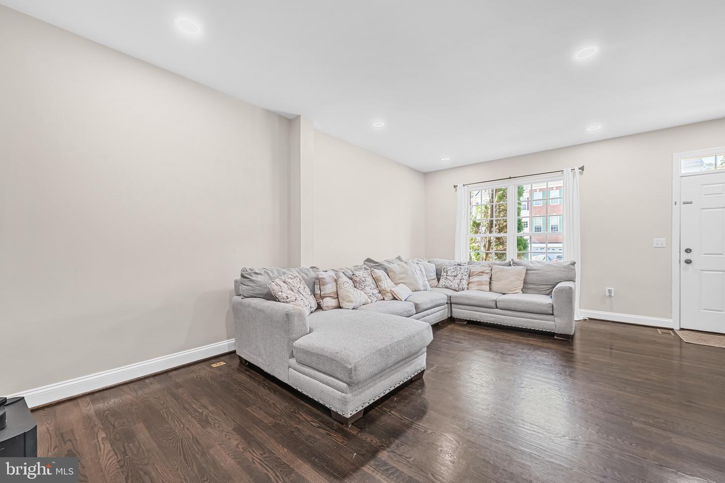 16873 SEA LAWN PL, WOODBRIDGE, Virginia 22191, 4 Bedrooms Bedrooms, ,3 BathroomsBathrooms,Residential,For sale,16873 SEA LAWN PL,VAPW2105464 MLS # VAPW2105464