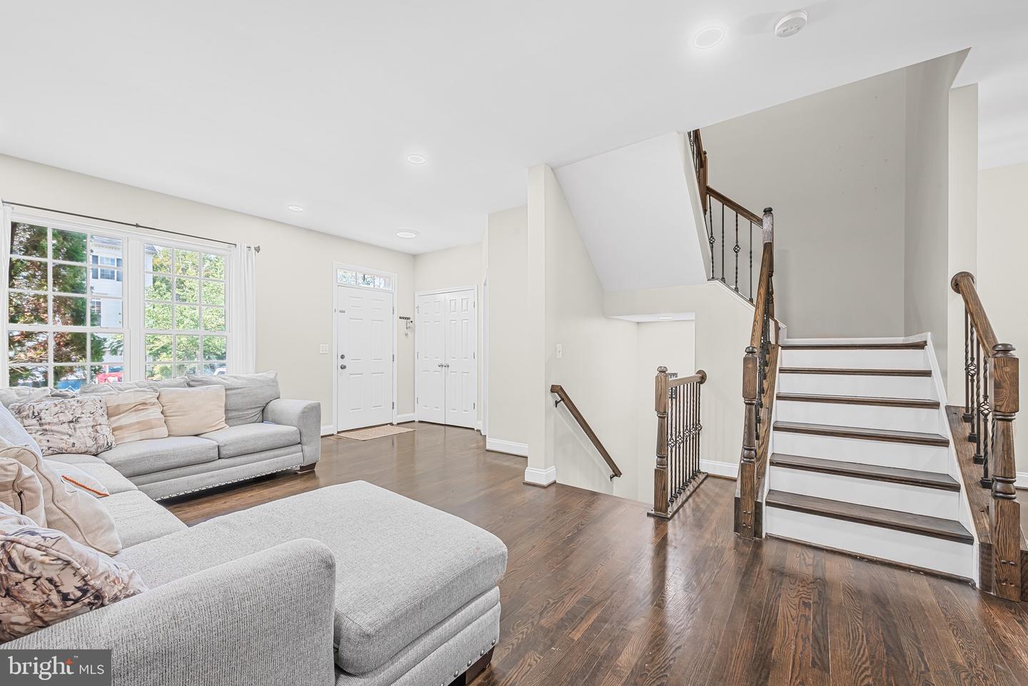 16873 SEA LAWN PL, WOODBRIDGE, Virginia 22191, 4 Bedrooms Bedrooms, ,3 BathroomsBathrooms,Residential,For sale,16873 SEA LAWN PL,VAPW2105464 MLS # VAPW2105464