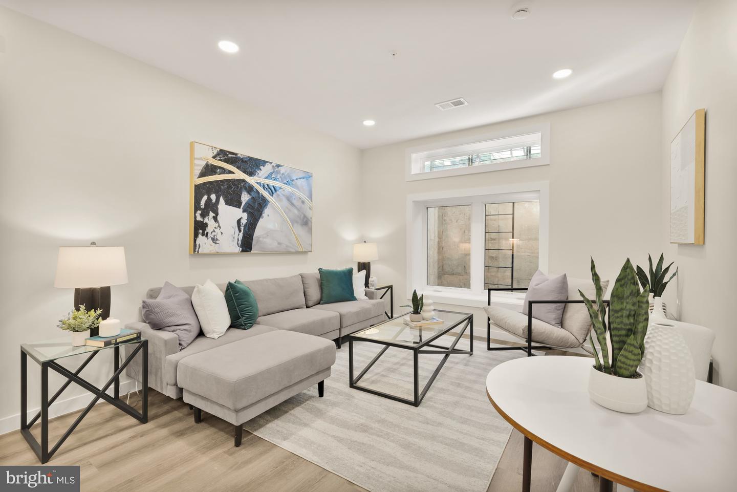 2606 41ST ST NW #4, WASHINGTON, District Of Columbia 20007, 2 Bedrooms Bedrooms, ,2 BathroomsBathrooms,Residential,For sale,2606 41ST ST NW #4,DCDC2225736 MLS # DCDC2225736