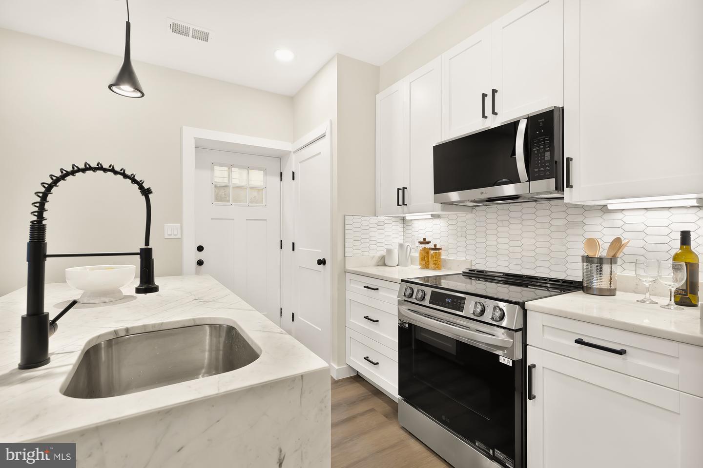 2606 41ST ST NW #4, WASHINGTON, District Of Columbia 20007, 2 Bedrooms Bedrooms, ,2 BathroomsBathrooms,Residential,For sale,2606 41ST ST NW #4,DCDC2225736 MLS # DCDC2225736