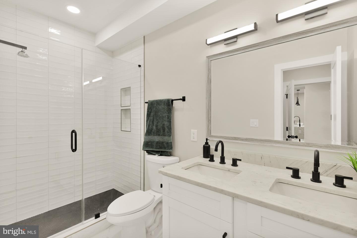 2606 41ST ST NW #4, WASHINGTON, District Of Columbia 20007, 2 Bedrooms Bedrooms, ,2 BathroomsBathrooms,Residential,For sale,2606 41ST ST NW #4,DCDC2225736 MLS # DCDC2225736