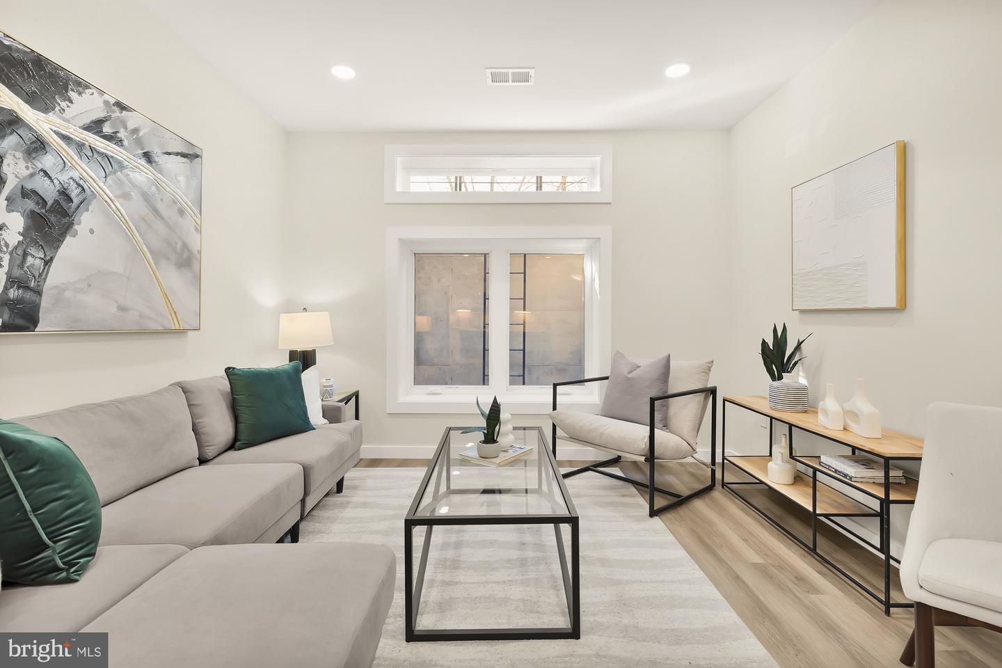 2606 41ST ST NW #4, WASHINGTON, District Of Columbia 20007, 2 Bedrooms Bedrooms, ,2 BathroomsBathrooms,Residential,For sale,2606 41ST ST NW #4,DCDC2225736 MLS # DCDC2225736
