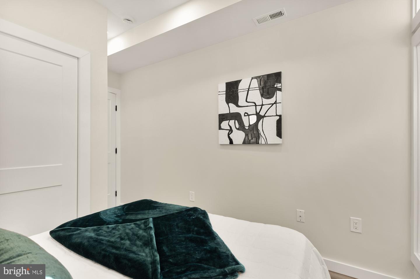 2606 41ST ST NW #4, WASHINGTON, District Of Columbia 20007, 2 Bedrooms Bedrooms, ,2 BathroomsBathrooms,Residential,For sale,2606 41ST ST NW #4,DCDC2225736 MLS # DCDC2225736