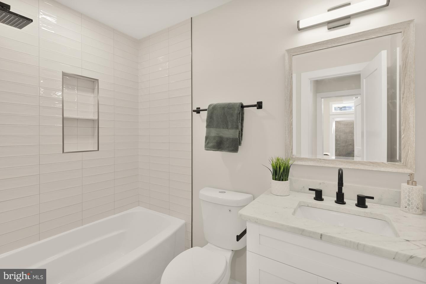 2606 41ST ST NW #4, WASHINGTON, District Of Columbia 20007, 2 Bedrooms Bedrooms, ,2 BathroomsBathrooms,Residential,For sale,2606 41ST ST NW #4,DCDC2225736 MLS # DCDC2225736