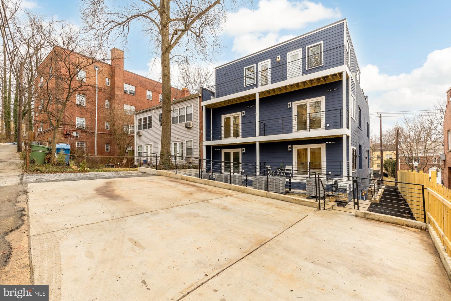 2606 41ST ST NW #4, WASHINGTON, District Of Columbia 20007, 2 Bedrooms Bedrooms, ,2 BathroomsBathrooms,Residential,For sale,2606 41ST ST NW #4,DCDC2225736 MLS # DCDC2225736