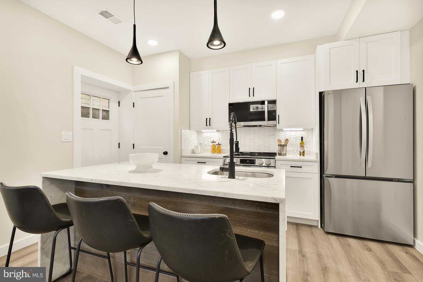 2606 41ST ST NW #4, WASHINGTON, District Of Columbia 20007, 2 Bedrooms Bedrooms, ,2 BathroomsBathrooms,Residential,For sale,2606 41ST ST NW #4,DCDC2225736 MLS # DCDC2225736