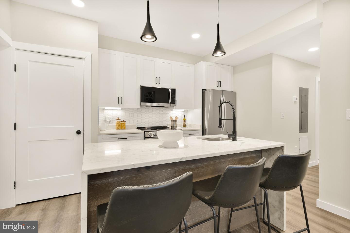 2606 41ST ST NW #4, WASHINGTON, District Of Columbia 20007, 2 Bedrooms Bedrooms, ,2 BathroomsBathrooms,Residential,For sale,2606 41ST ST NW #4,DCDC2225736 MLS # DCDC2225736