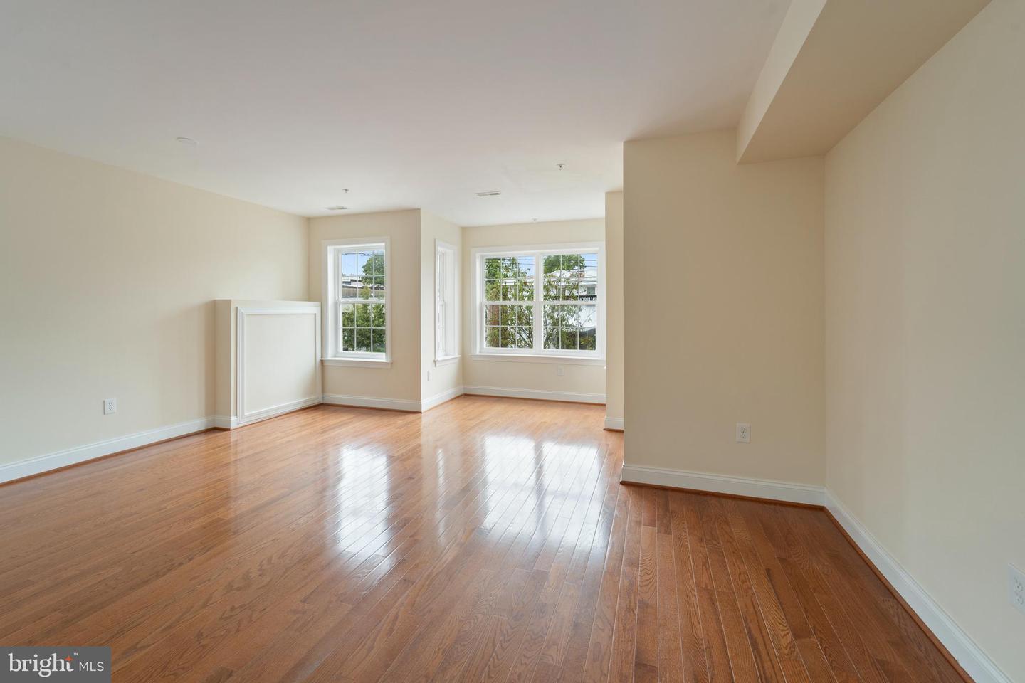 911 KENNEDY ST NW #4, WASHINGTON, District Of Columbia 20011, 2 Bedrooms Bedrooms, ,1 BathroomBathrooms,Residential,For sale,911 KENNEDY ST NW #4,DCDC2225788 MLS # DCDC2225788