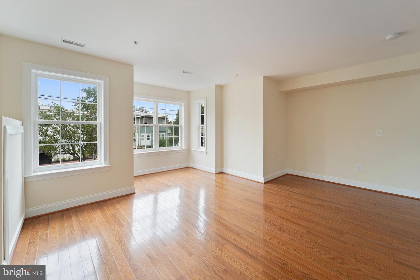 911 KENNEDY ST NW #4, WASHINGTON, District Of Columbia 20011, 2 Bedrooms Bedrooms, ,1 BathroomBathrooms,Residential,For sale,911 KENNEDY ST NW #4,DCDC2225788 MLS # DCDC2225788