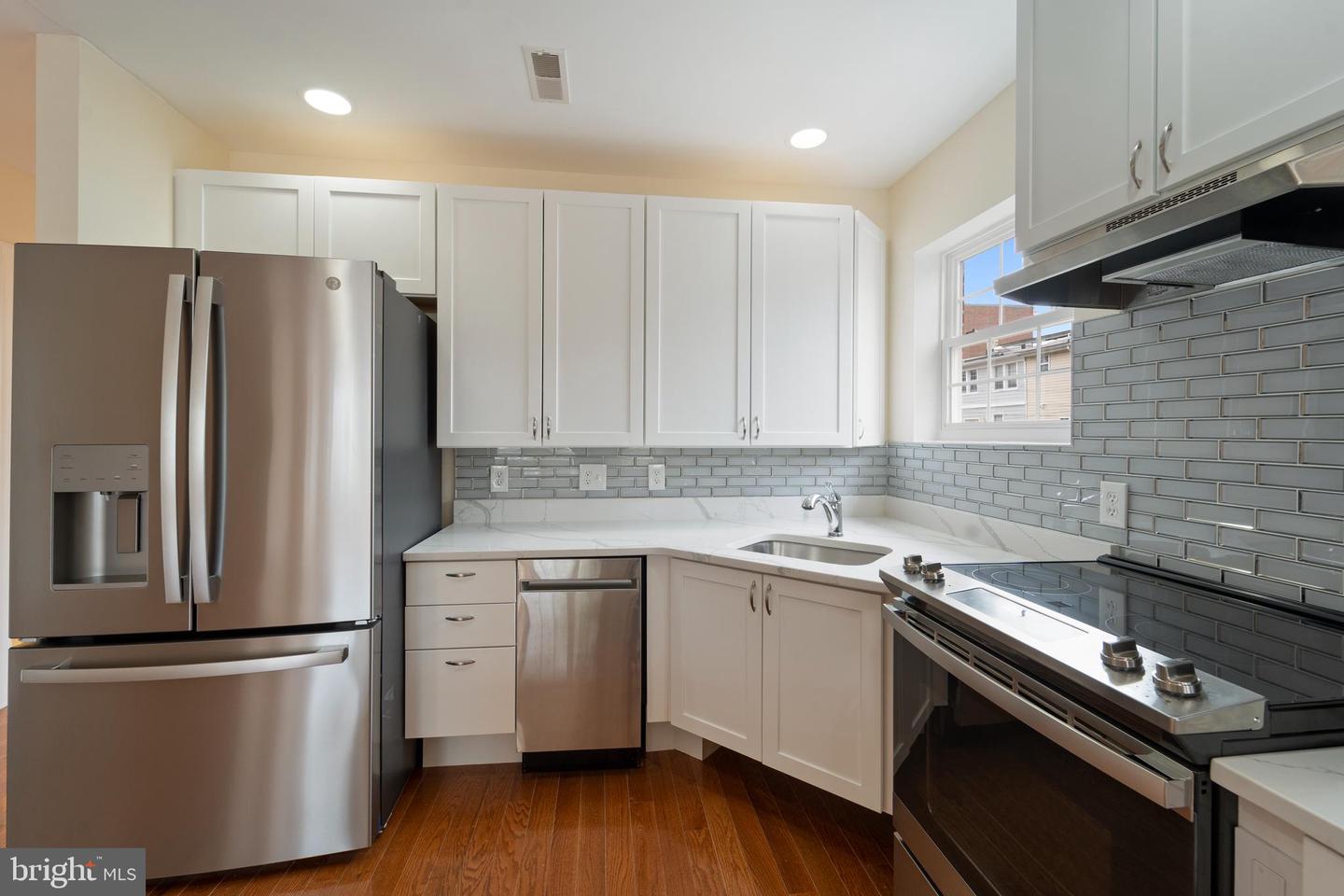 911 KENNEDY ST NW #4, WASHINGTON, District Of Columbia 20011, 2 Bedrooms Bedrooms, ,1 BathroomBathrooms,Residential,For sale,911 KENNEDY ST NW #4,DCDC2225788 MLS # DCDC2225788