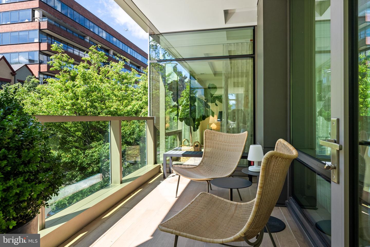 2501 M ST NW #203, WASHINGTON, District Of Columbia 20037, 2 Bedrooms Bedrooms, ,2 BathroomsBathrooms,Residential,For sale,2501 M ST NW #203,DCDC2196234 MLS # DCDC2196234