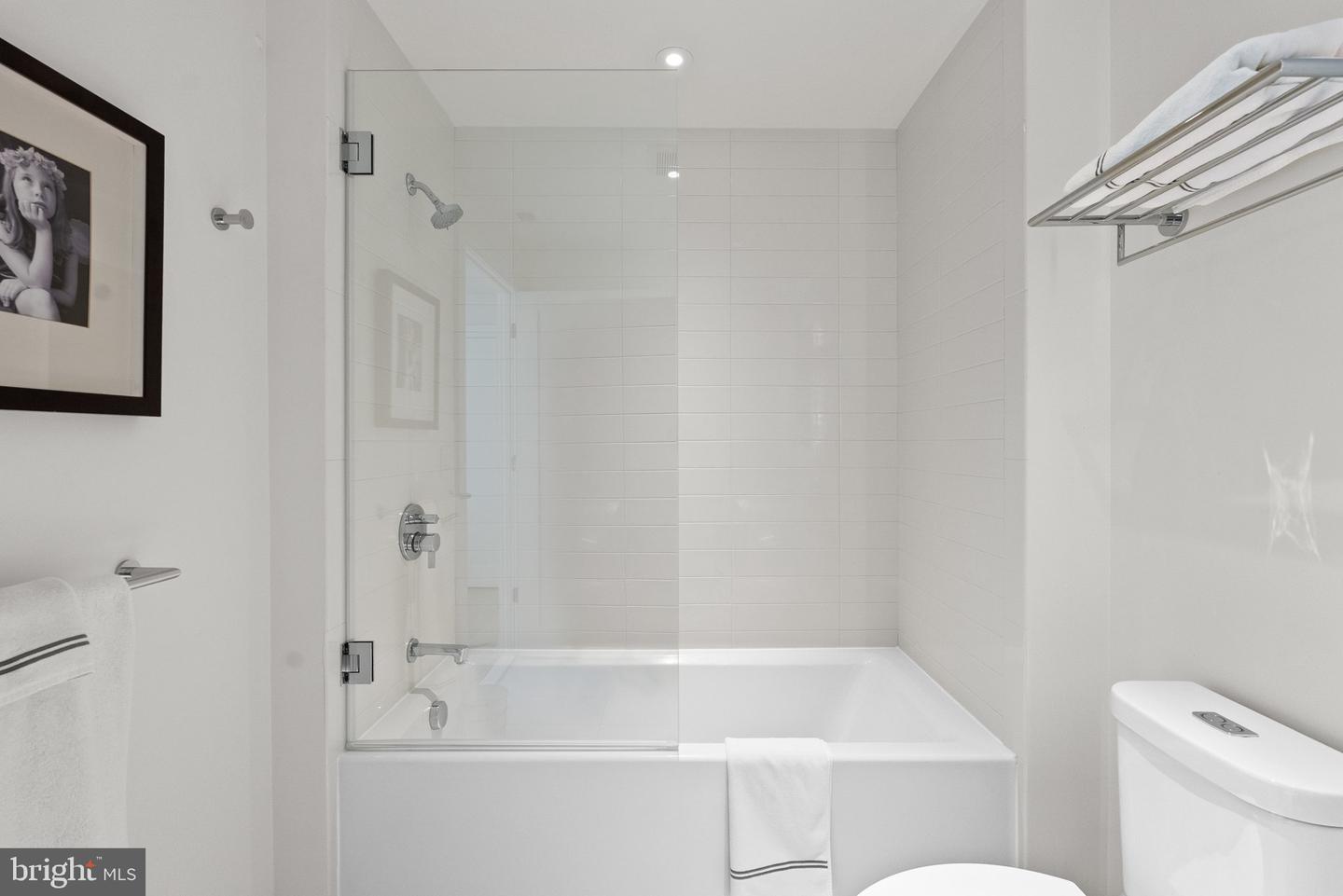 2501 M ST NW #203, WASHINGTON, District Of Columbia 20037, 2 Bedrooms Bedrooms, ,2 BathroomsBathrooms,Residential,For sale,2501 M ST NW #203,DCDC2196234 MLS # DCDC2196234