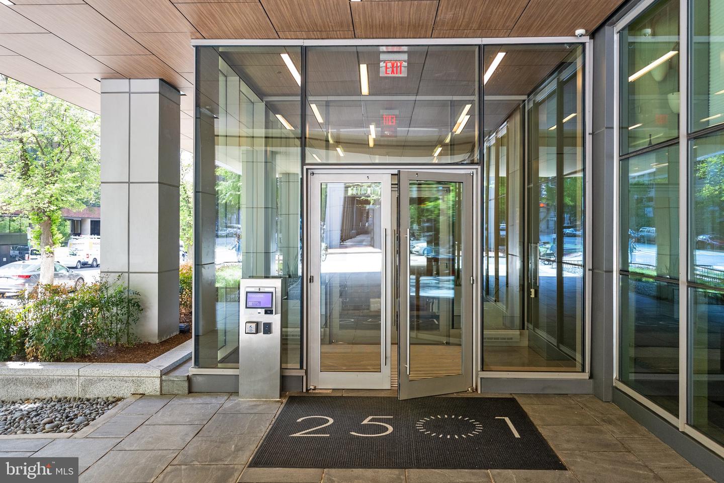 2501 M ST NW #203, WASHINGTON, District Of Columbia 20037, 2 Bedrooms Bedrooms, ,2 BathroomsBathrooms,Residential,For sale,2501 M ST NW #203,DCDC2196234 MLS # DCDC2196234