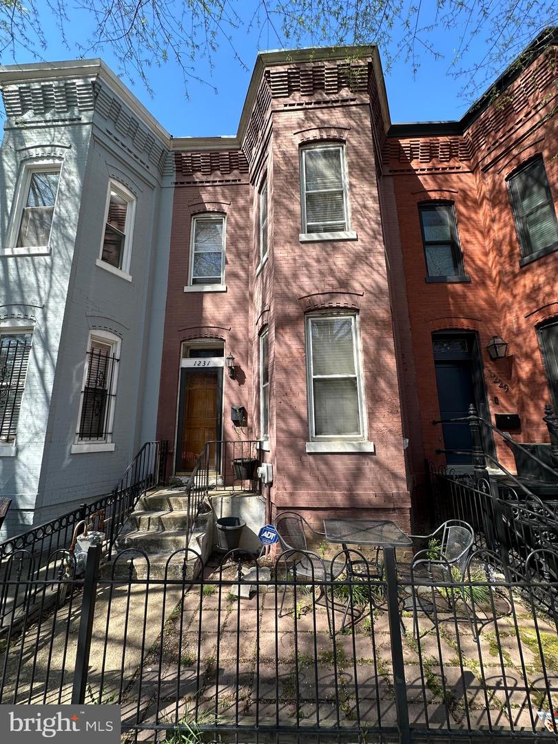 1231 W ST NW, WASHINGTON, District Of Columbia 20009, 3 Bedrooms Bedrooms, ,1 BathroomBathrooms,Residential,For sale,1231 W ST NW,DCDC2203080 MLS # DCDC2203080