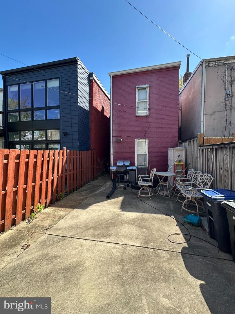 1231 W ST NW, WASHINGTON, District Of Columbia 20009, 3 Bedrooms Bedrooms, ,1 BathroomBathrooms,Residential,For sale,1231 W ST NW,DCDC2203080 MLS # DCDC2203080