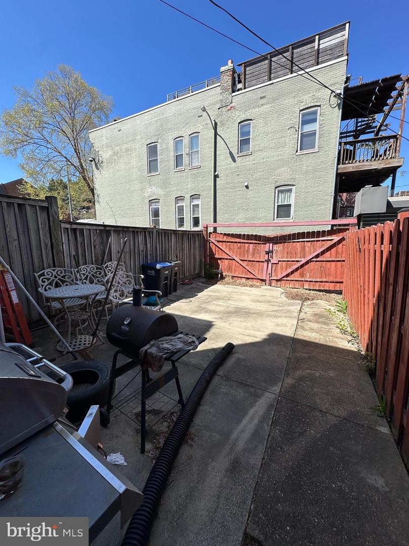 1231 W ST NW, WASHINGTON, District Of Columbia 20009, 3 Bedrooms Bedrooms, ,1 BathroomBathrooms,Residential,For sale,1231 W ST NW,DCDC2203080 MLS # DCDC2203080
