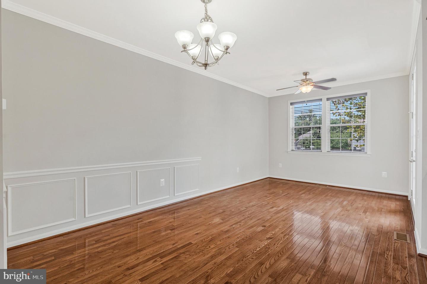24847 MASON DALE TER, CHANTILLY, Virginia 20152, 3 Bedrooms Bedrooms, ,3 BathroomsBathrooms,Residential,For sale,24847 MASON DALE TER,VALO2099858 MLS # VALO2099858