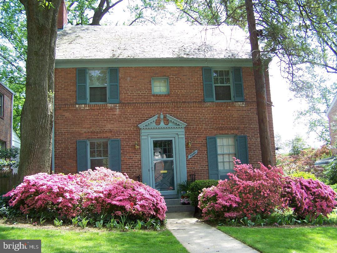 3420 LIVINGSTON ST NW, WASHINGTON, District Of Columbia 20015, 4 Bedrooms Bedrooms, ,3 BathroomsBathrooms,Residential,For sale,3420 LIVINGSTON ST NW,DCDC2208918 MLS # DCDC2208918