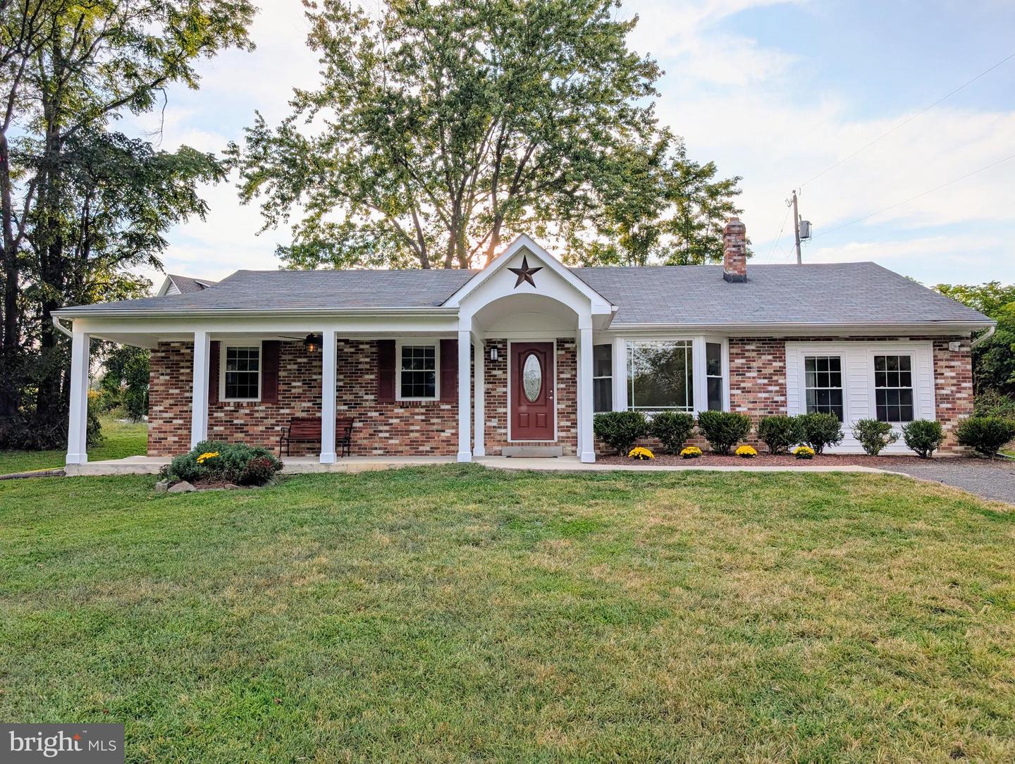 5006 LEEDS MANOR RD, MARKHAM, Virginia 22643, 4 Bedrooms Bedrooms, ,2 BathroomsBathrooms,Residential,For sale,5006 LEEDS MANOR RD,VAFQ2018356 MLS # VAFQ2018356