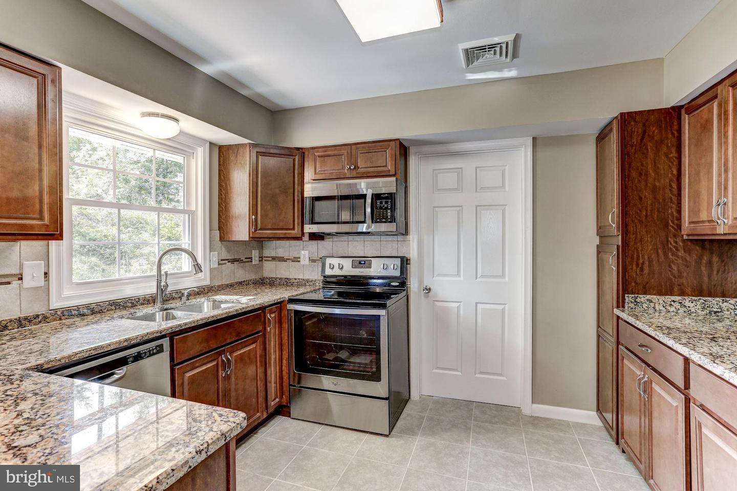 5006 LEEDS MANOR RD, MARKHAM, Virginia 22643, 4 Bedrooms Bedrooms, ,2 BathroomsBathrooms,Residential,For sale,5006 LEEDS MANOR RD,VAFQ2018356 MLS # VAFQ2018356