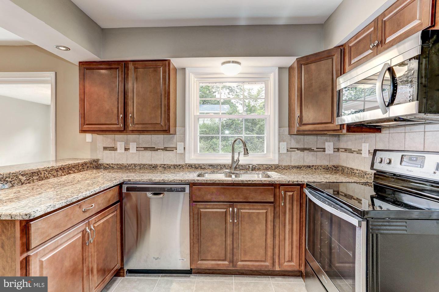 5006 LEEDS MANOR RD, MARKHAM, Virginia 22643, 4 Bedrooms Bedrooms, ,2 BathroomsBathrooms,Residential,For sale,5006 LEEDS MANOR RD,VAFQ2018356 MLS # VAFQ2018356
