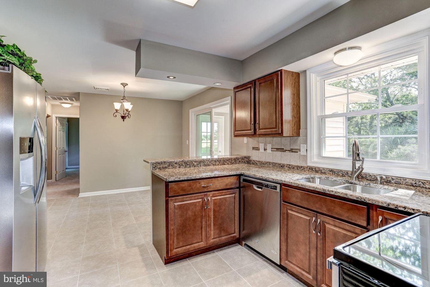 5006 LEEDS MANOR RD, MARKHAM, Virginia 22643, 4 Bedrooms Bedrooms, ,2 BathroomsBathrooms,Residential,For sale,5006 LEEDS MANOR RD,VAFQ2018356 MLS # VAFQ2018356
