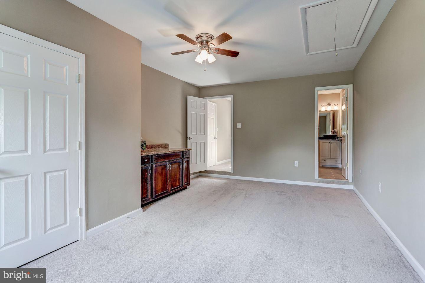 5006 LEEDS MANOR RD, MARKHAM, Virginia 22643, 4 Bedrooms Bedrooms, ,2 BathroomsBathrooms,Residential,For sale,5006 LEEDS MANOR RD,VAFQ2018356 MLS # VAFQ2018356
