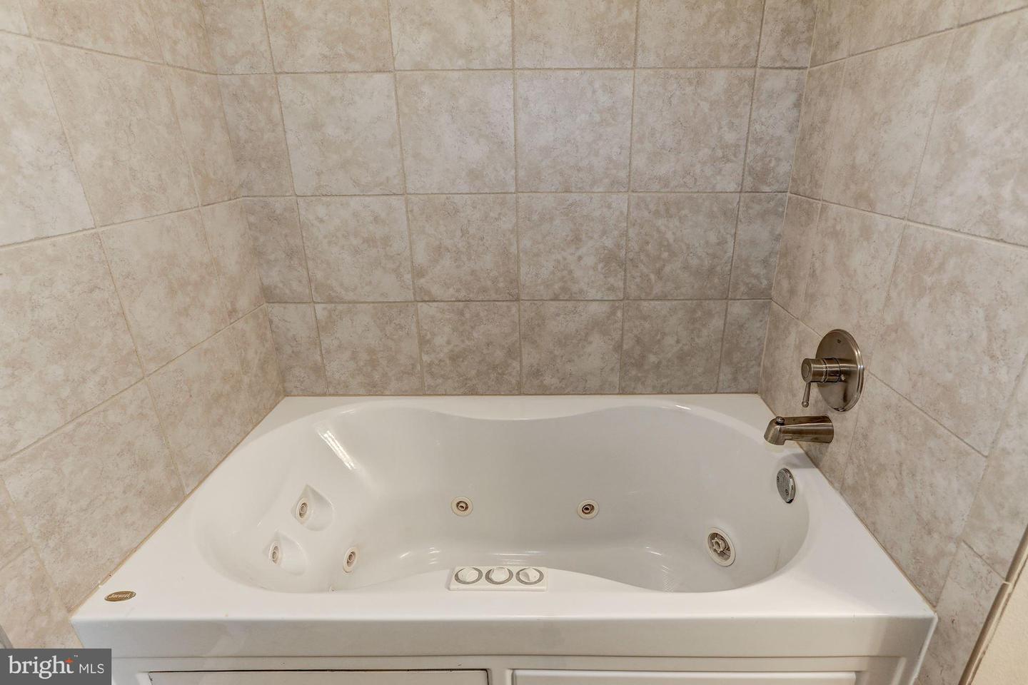 5006 LEEDS MANOR RD, MARKHAM, Virginia 22643, 4 Bedrooms Bedrooms, ,2 BathroomsBathrooms,Residential,For sale,5006 LEEDS MANOR RD,VAFQ2018356 MLS # VAFQ2018356